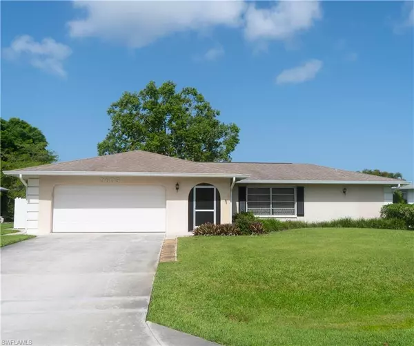 9805 Oxford ST, Naples, FL 34109
