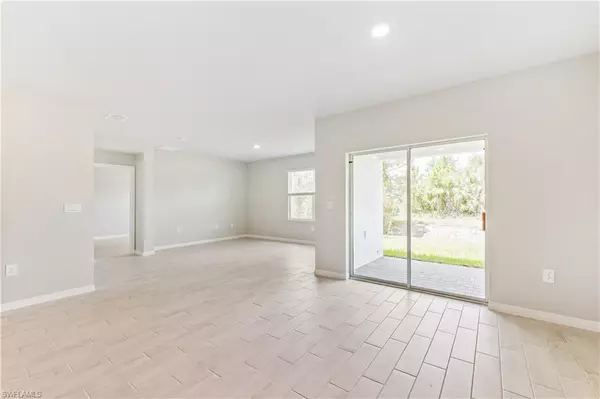 Lehigh Acres, FL 33974,504 LONE STAR LN