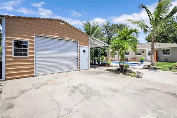 North Fort Myers, FL 33917,1881 N Evalena LN