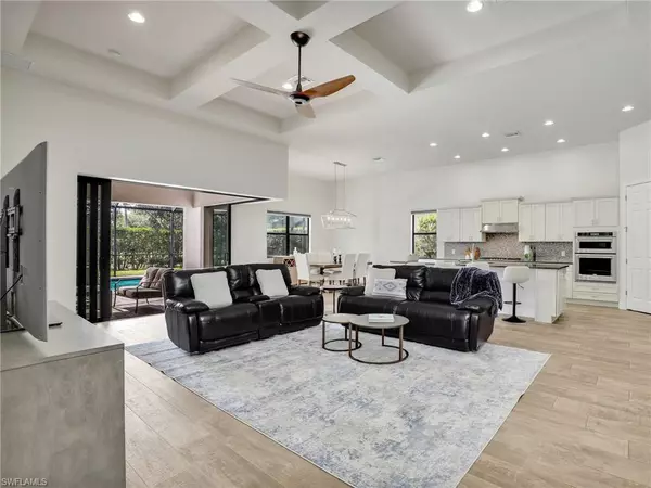 Naples, FL 34110,16289 Camden Lakes CIR