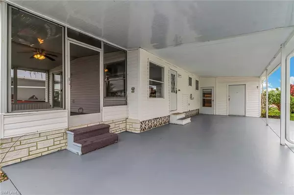 Fort Myers, FL 33905,243 Tangerine DR