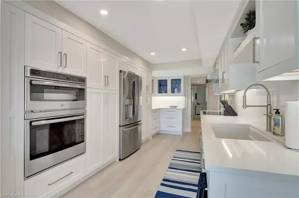 Naples, FL 34103,2357 Gulf Shore BLVD N #107