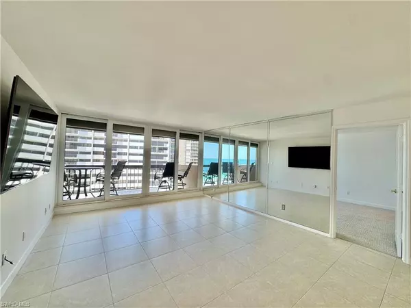 Naples, FL 34103,4001 Gulf Shore BLVD N #902