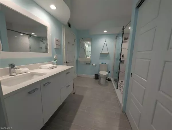 Fort Myers, FL 33907,2111 Barkeley LN #13