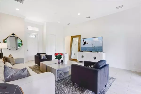 Naples, FL 34120,757 12TH ST NE