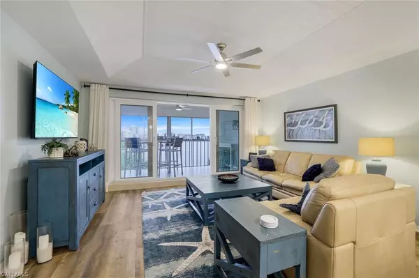 Naples, FL 34108,9101 Vanderbilt DR #1-302