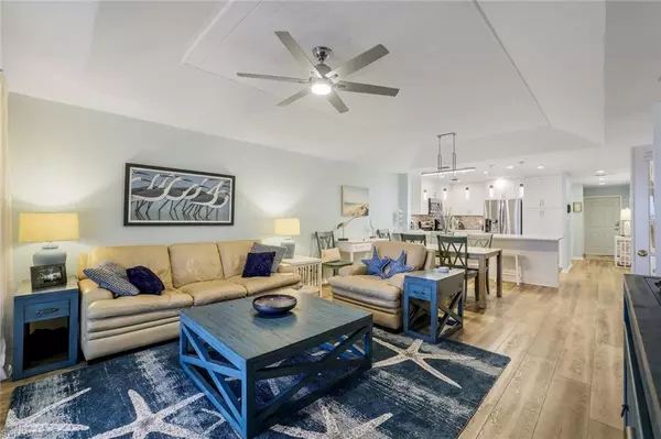 Naples, FL 34108,9101 Vanderbilt DR #1-302