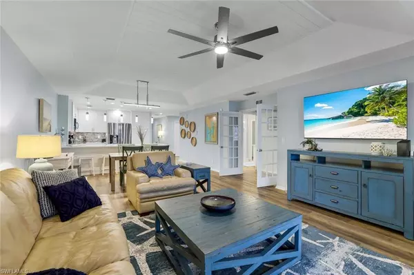 Naples, FL 34108,9101 Vanderbilt DR #1-302
