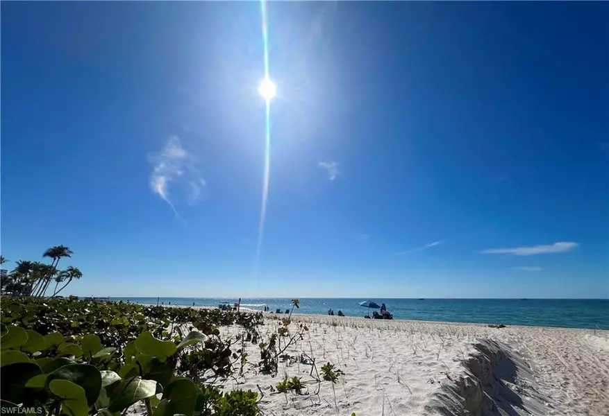 9524 Gulf Shore DR #2, Naples, FL 34108