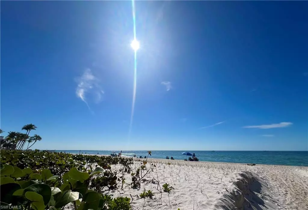 Naples, FL 34108,9524 Gulf Shore DR #2