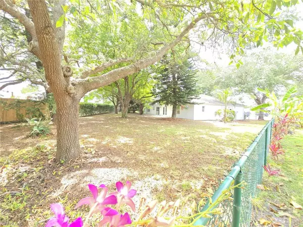 Naples, FL 34120,687 Grove DR