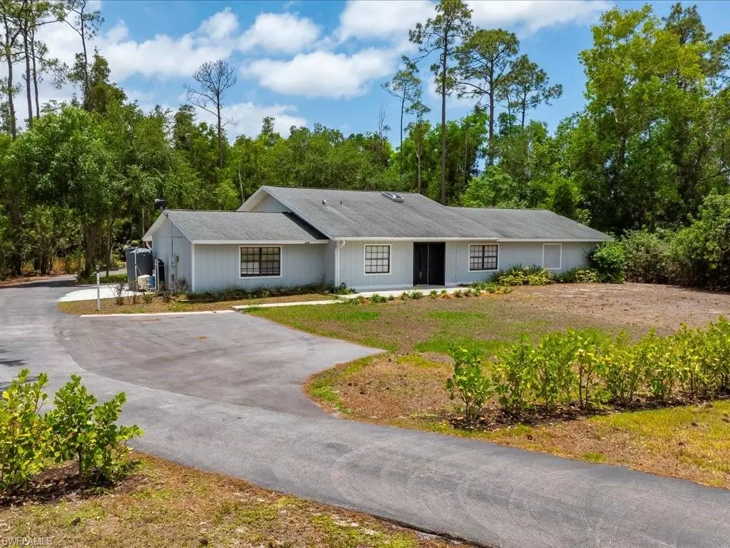 Naples, FL 34109,6800 Bottlebrush LN