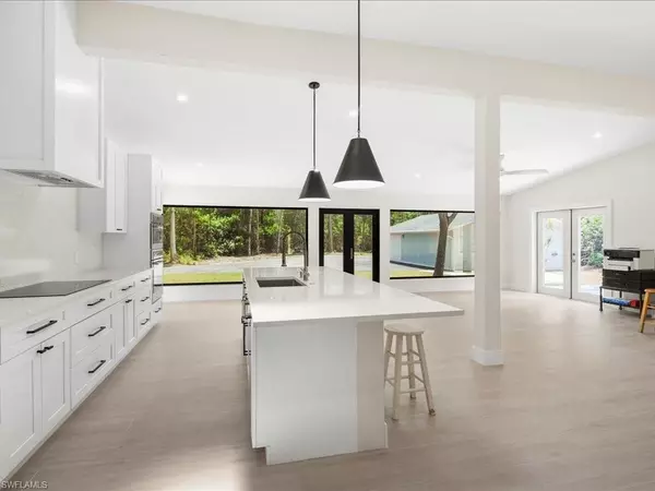 Naples, FL 34109,6800 Bottlebrush LN