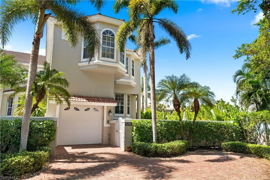 Naples, FL 34102,838 9th AVE S