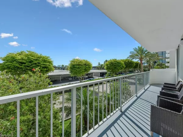 Marco Island, FL 34145,140 Seaview CT #206N