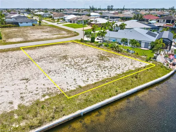 Cape Coral, FL 33993,104 NW 37th PL