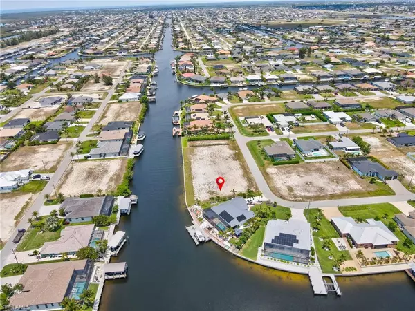 Cape Coral, FL 33993,104 NW 37th PL