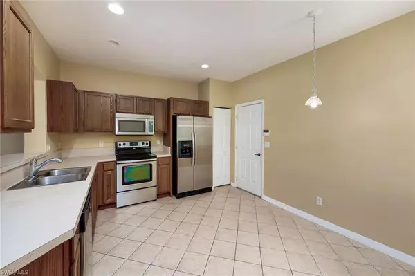 Fort Myers, FL 33967,9745 Roundstone CIR