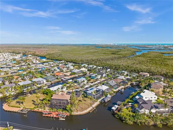 Fort Myers Beach, FL 33931,17890 Grey Heron CT