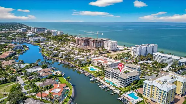 Naples, FL 34102,1820 Gulf Shore BLVD N #202
