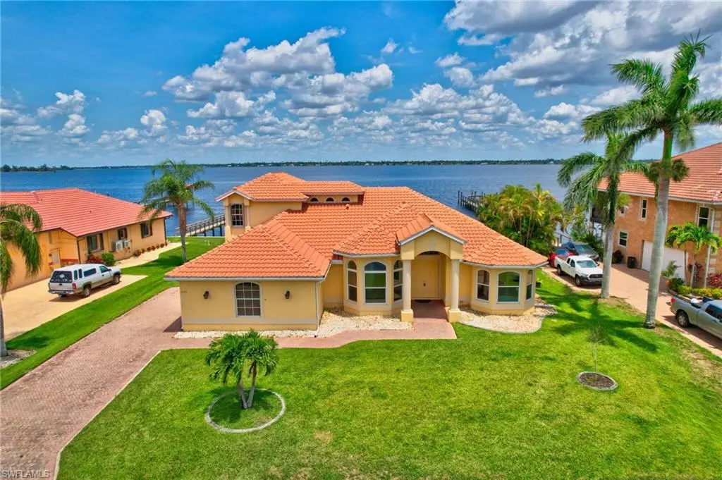 North Fort Myers, FL 33917,6140 River Shore CT