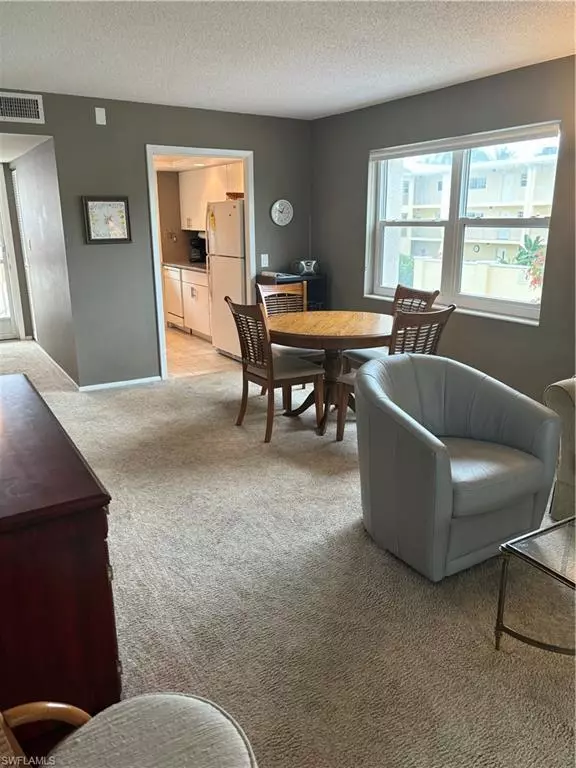 Naples, FL 34102,1021 3rd ST S #200