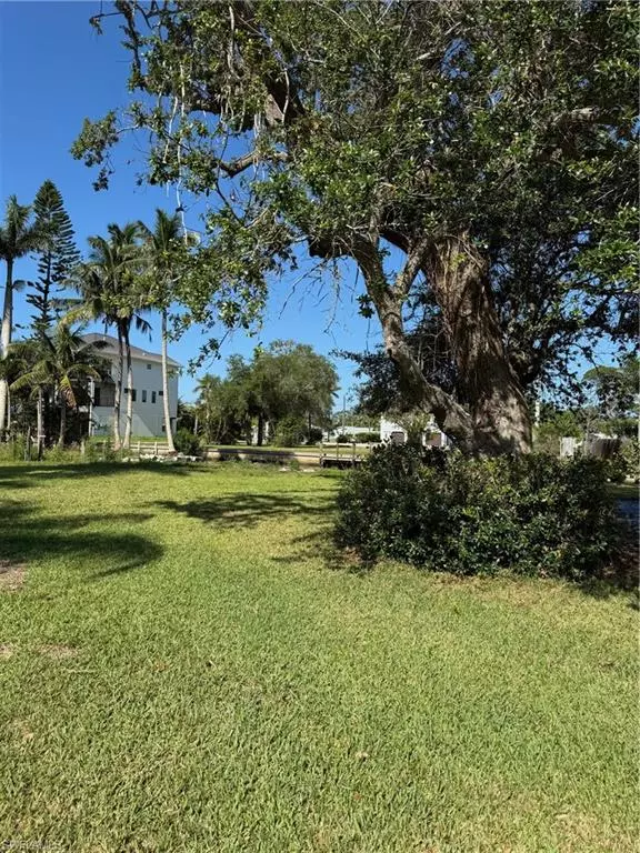 Bonita Springs, FL 34134,27559 Big Bend RD