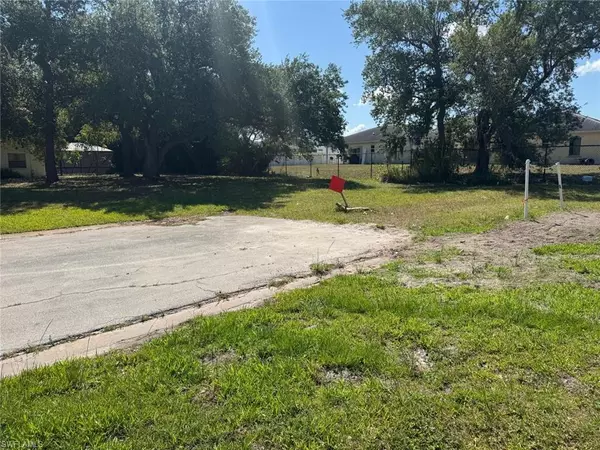 Fort Myers, FL 33905,936 Zana DR