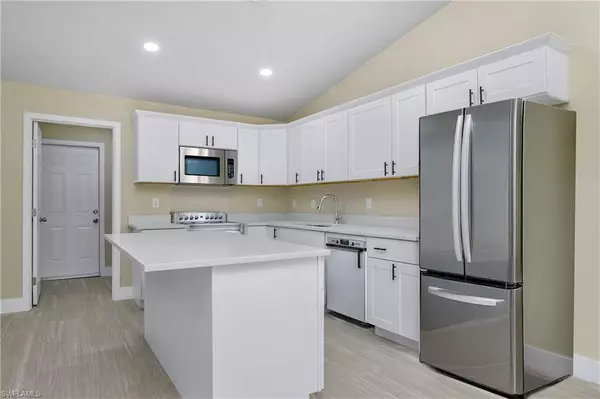 Lehigh Acres, FL 33974,876 Apartment ST E