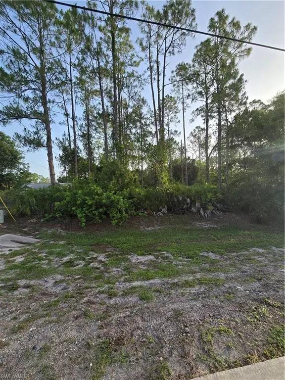 Naples, FL 34120,1263 Golden Gate BLVD E