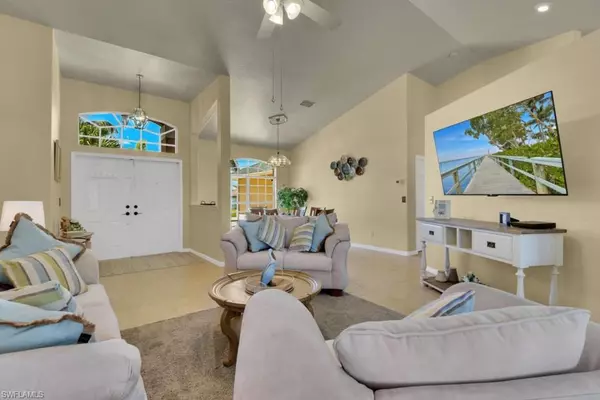 Cape Coral, FL 33991,317 SW 15th TER