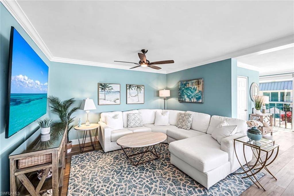 Naples, FL 34103,333 Harbour DR #201