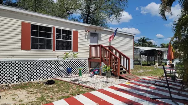 320 Redlin ST, North Fort Myers, FL 33903