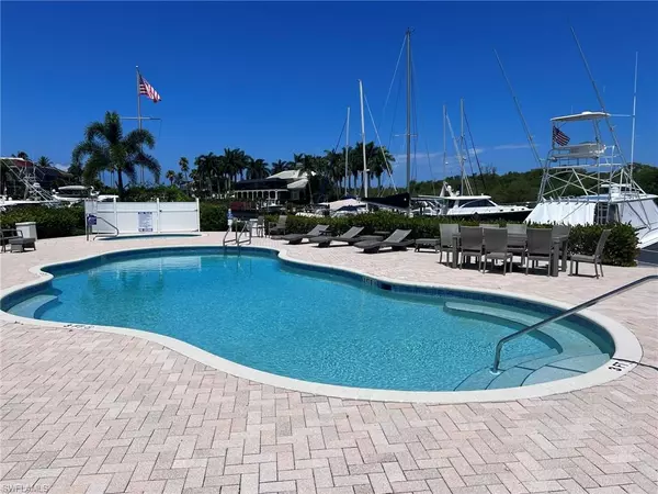 Naples, FL 34112,1777 Gulfstar DR S