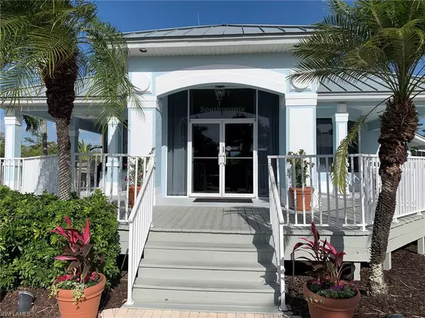 Naples, FL 34112,1777 Gulfstar DR S