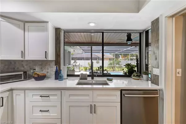 Fort Myers, FL 33919,5692 Eichen CIR W