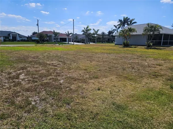 Cape Coral, FL 33991,420 SW 38th PL