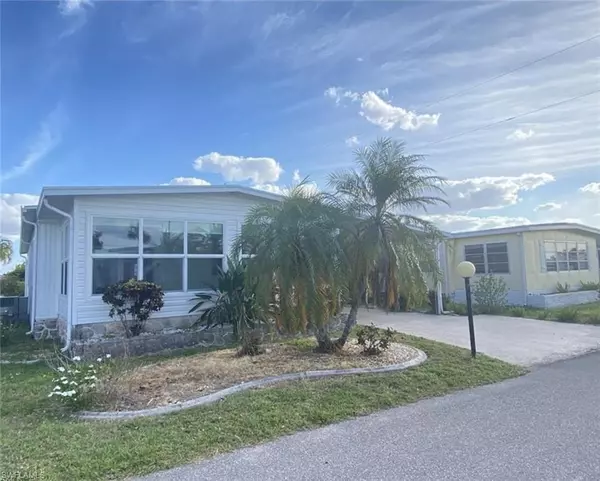 5668 Captain John Smith LOOP, North Fort Myers, FL 33917