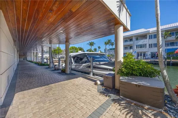 Naples, FL 34102,1001 10th AVE S #207