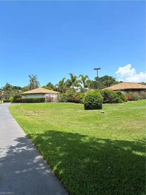 503 Lake Louise CIR #202, Naples, FL 34110
