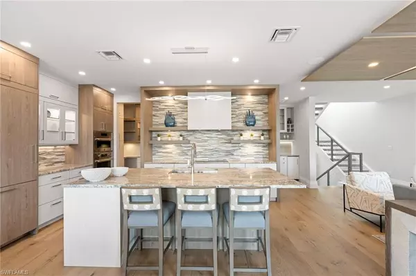 Bonita Springs, FL 34134,121 Barefoot CIR #16