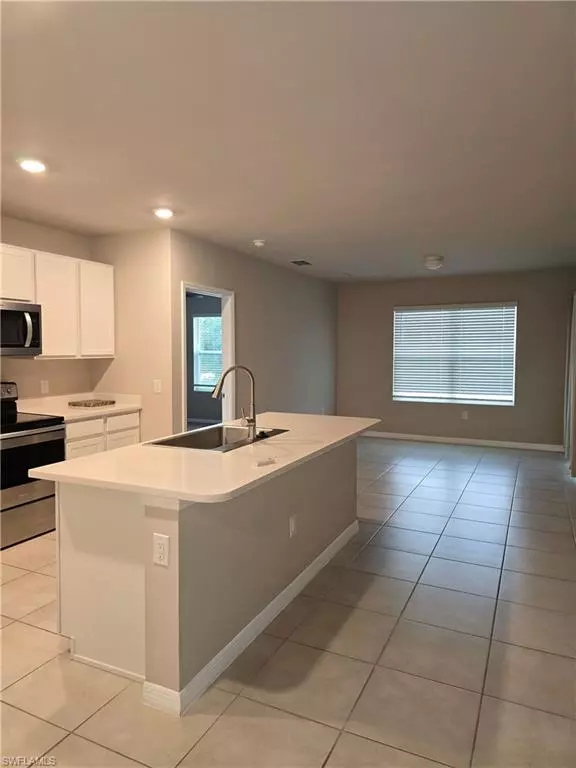 Cape Coral, FL 33909,3187 Estancia LN