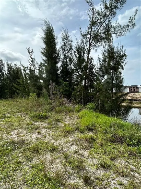 Cape Coral, FL 33993,1806 NW 14th ST