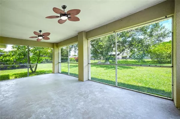 Naples, FL 34120,725 Grove DR