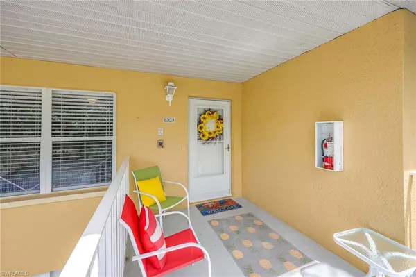 Naples, FL 34110,1210 Yesica Ann CIR #C-206