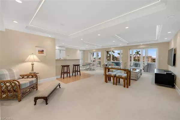 Naples, FL 34103,3003 Gulf Shore BLVD N #404