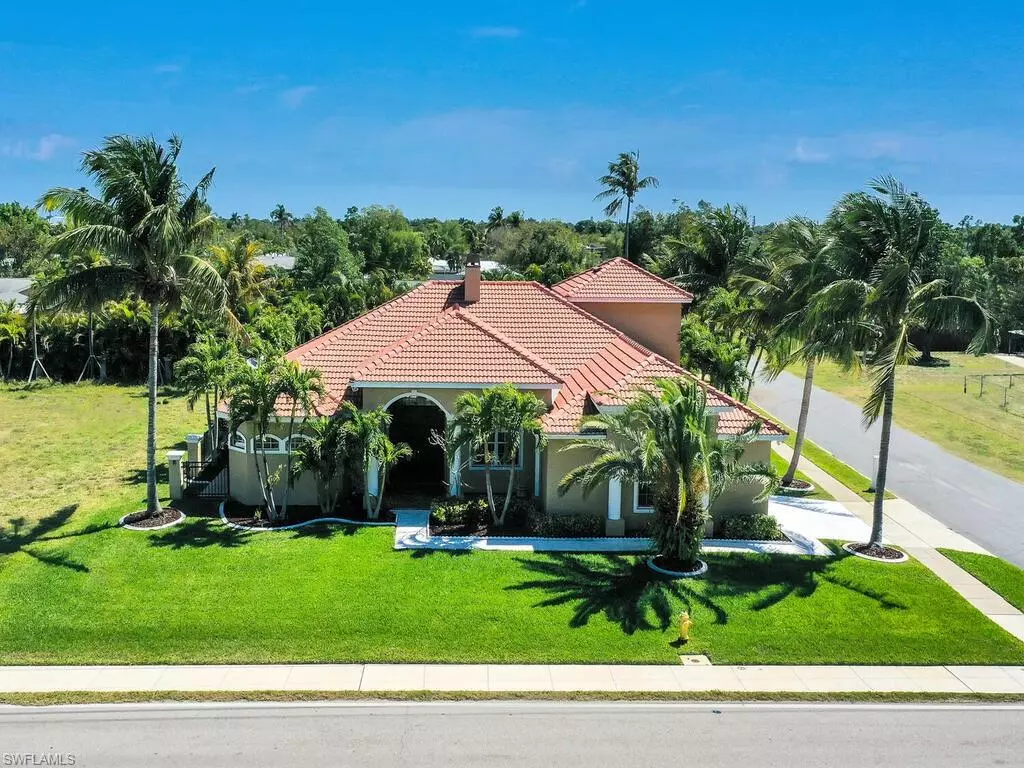 Fort Myers, FL 33919,5667 Winkler RD