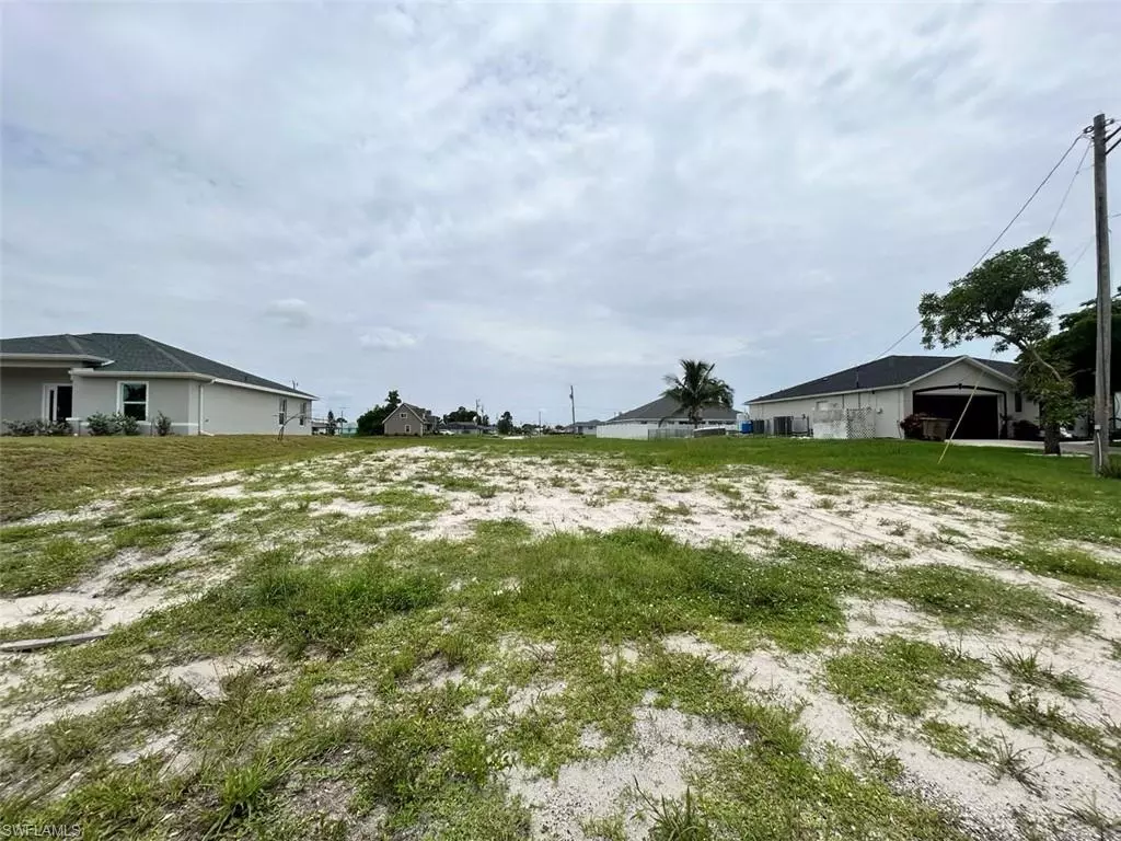 Cape Coral, FL 33993,328 Wilmington PKWY