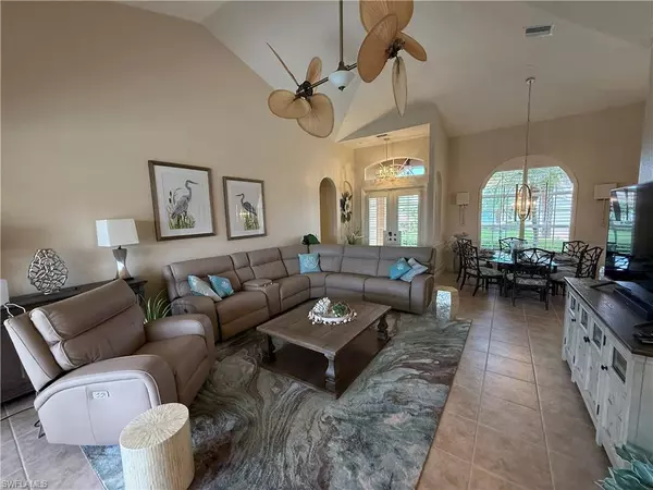 Marco Island, FL 34145,121 Bonita CT