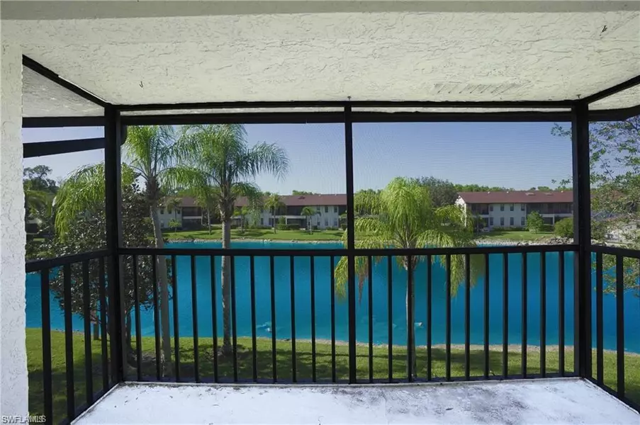 5361 Treetops DR #S-204, Naples, FL 34113